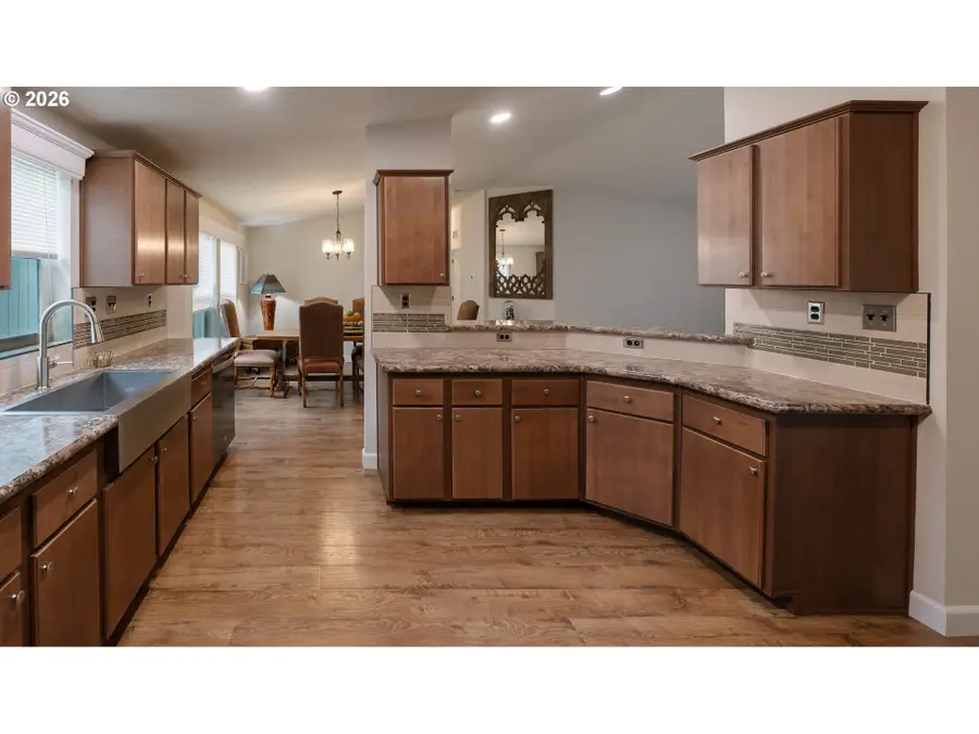 11520 SW Royal Villa Dr, Tigard, OR 97224 - #3