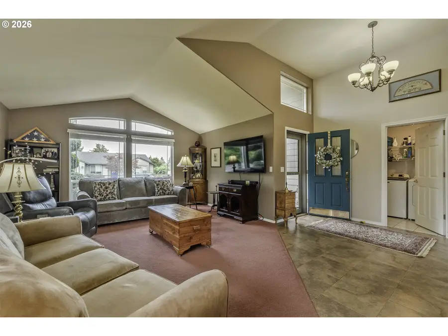 19221 Cokeron Dr, Oregon City, OR 97045 - #3