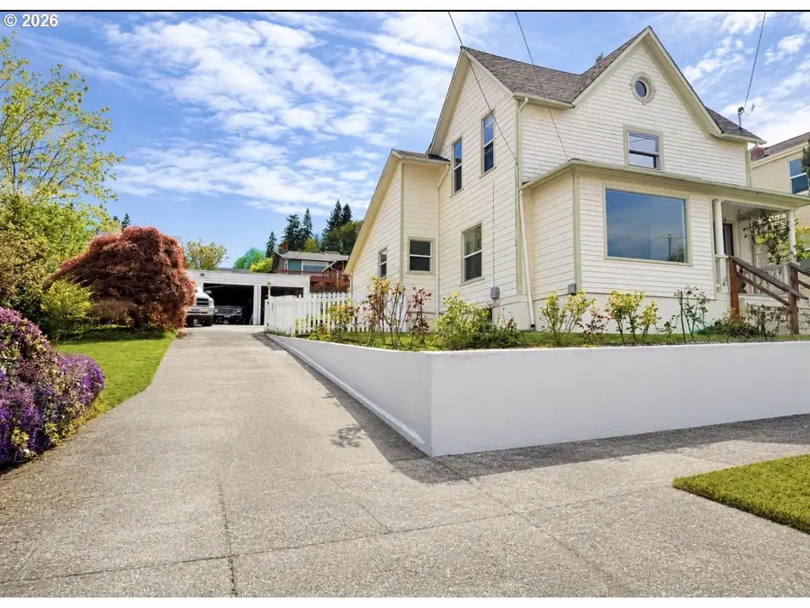 322 W C St, Rainier, OR 97048 - #3
