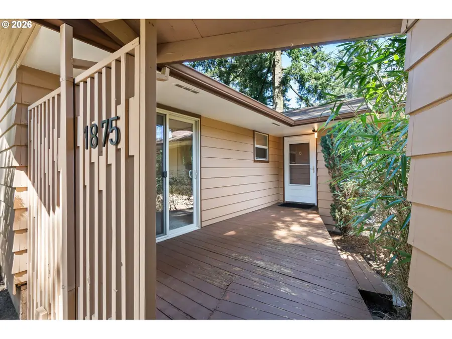 1875 Valley View Dr, Northwest Clackamas, OR 97068 - #2