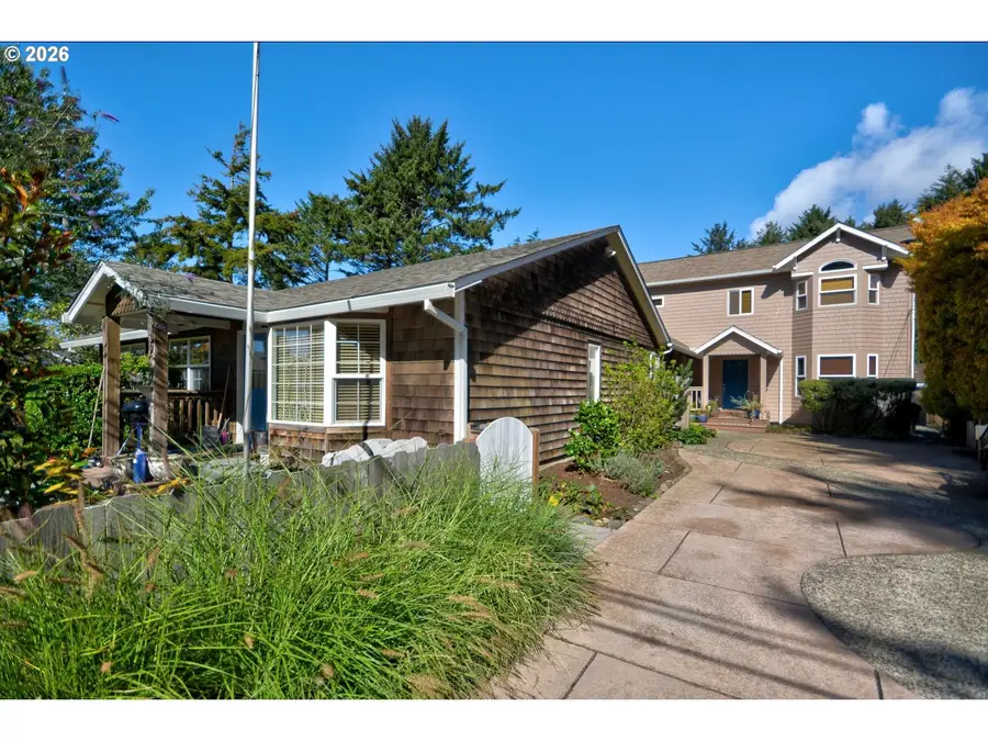 264 E Jackson St, Cannon Beach, OR 97110 - #2