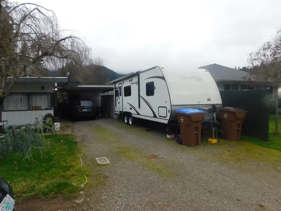 181 Ecklund St, Canyonville, OR 97417 - Image #2