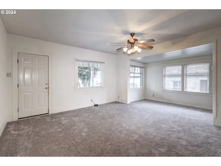 844 SE Cedar St, Hillsboro, OR 97123 - #3