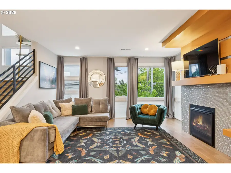 16 NE 55th Ave, Portland, OR 97213 - #2