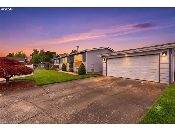 744 Saint James Pl, Molalla, OR 97038