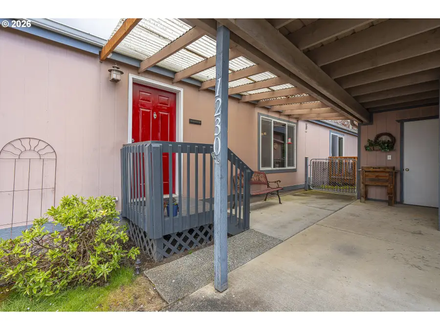 1230 SW Emma Dr, McMinnville, OR 97128 - #3