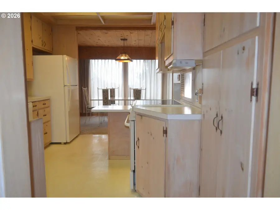 550 Riverview Dr, Salem, OR 97304 - #3