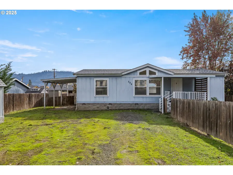 308 NW Civil Bend Ave, Winston, OR 97496 - Image #2