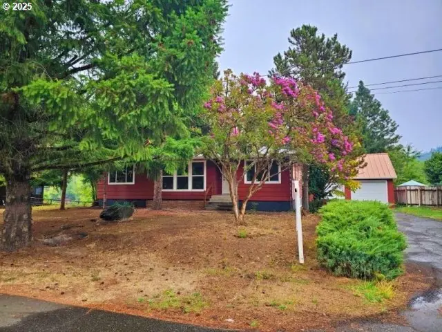 1463 Kendall St, Roseburg, OR 97471 - Image #2