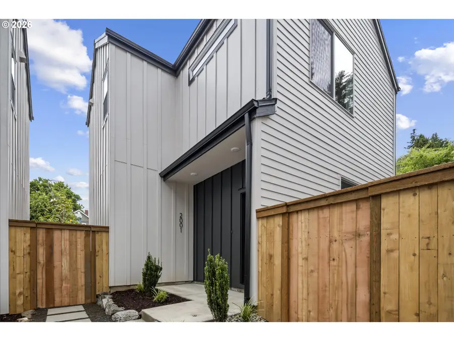 2009 SW Moss St, Portland, OR 97219 - #2
