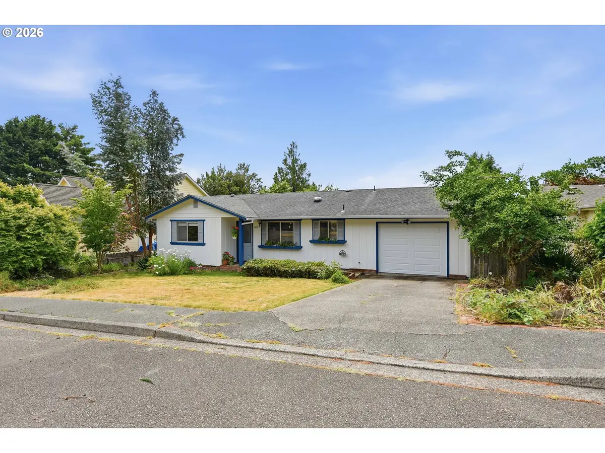 1277 W 14th St, Coquille, OR 97423 - #1