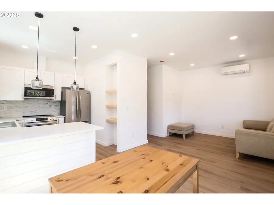 829 Horn, Eugene, OR 97404 - Image #3