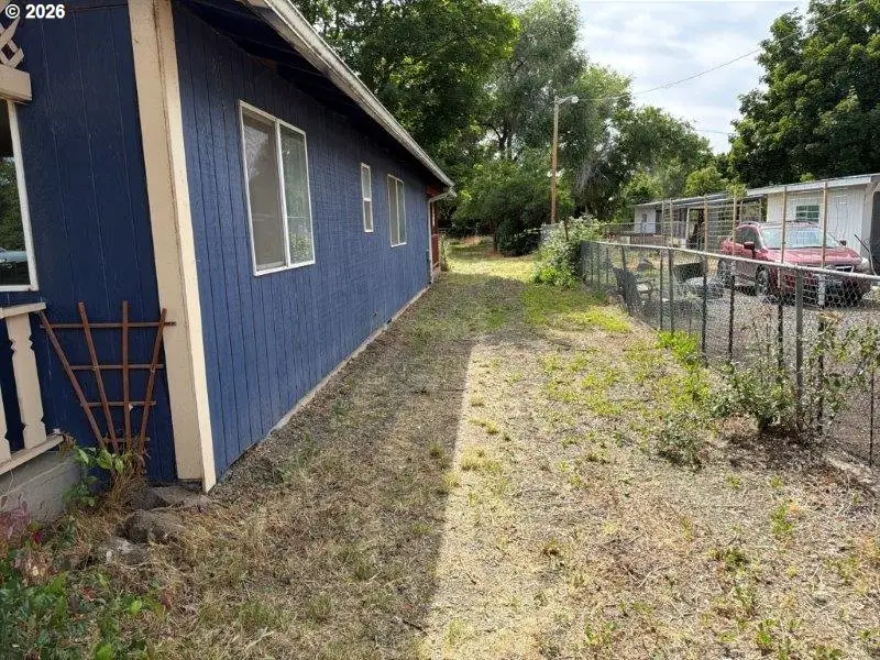 2708 N Cherry St, La Grande, OR 97850 - #2
