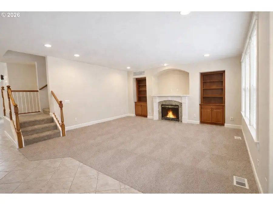 688 W X St, Washougal, WA 98671 - #3