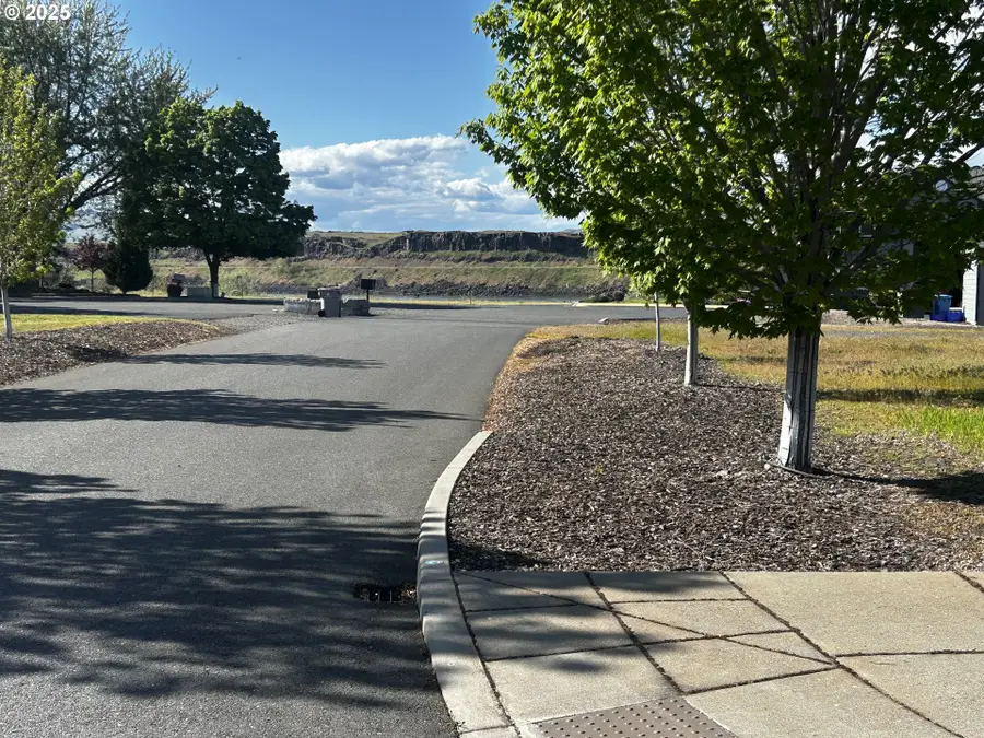 1500 Lone Pine Blvd, The Dalles, OR 97058 - Image #3