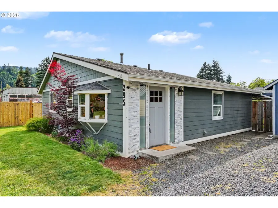 295 10th St, Lyons, OR 97358 - #2