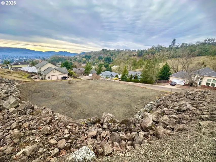 2957 NW Daysha Dr, Roseburg, OR 97471 - Image #3