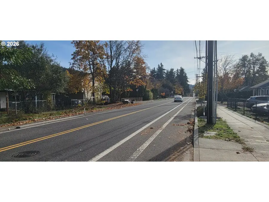 3857 SE 136th Ave, Portland, OR 97236 - Image #2