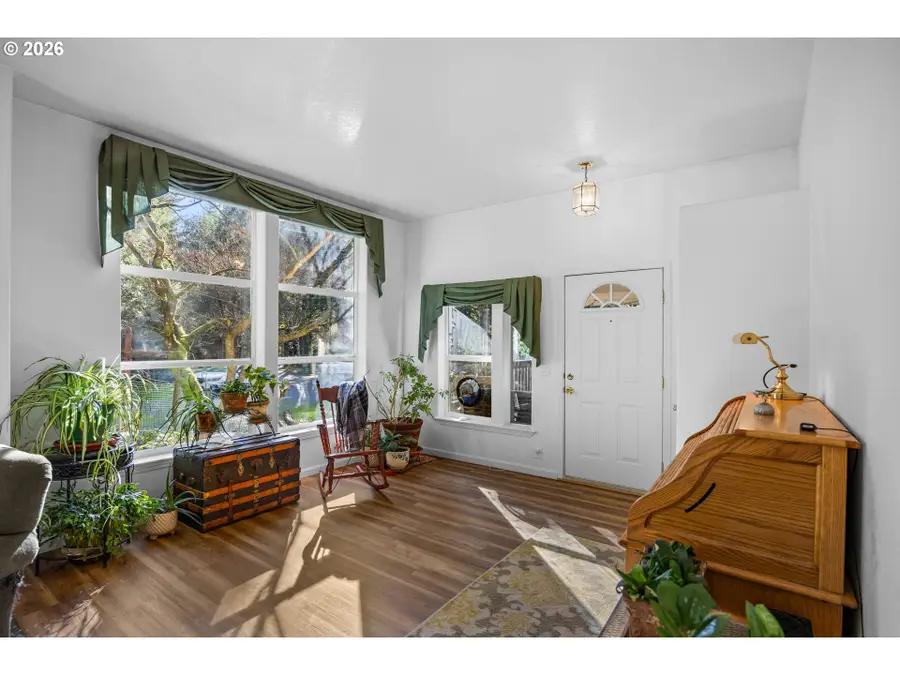 270 Kingsway Ln, Tenmile, OR 97416 - #3