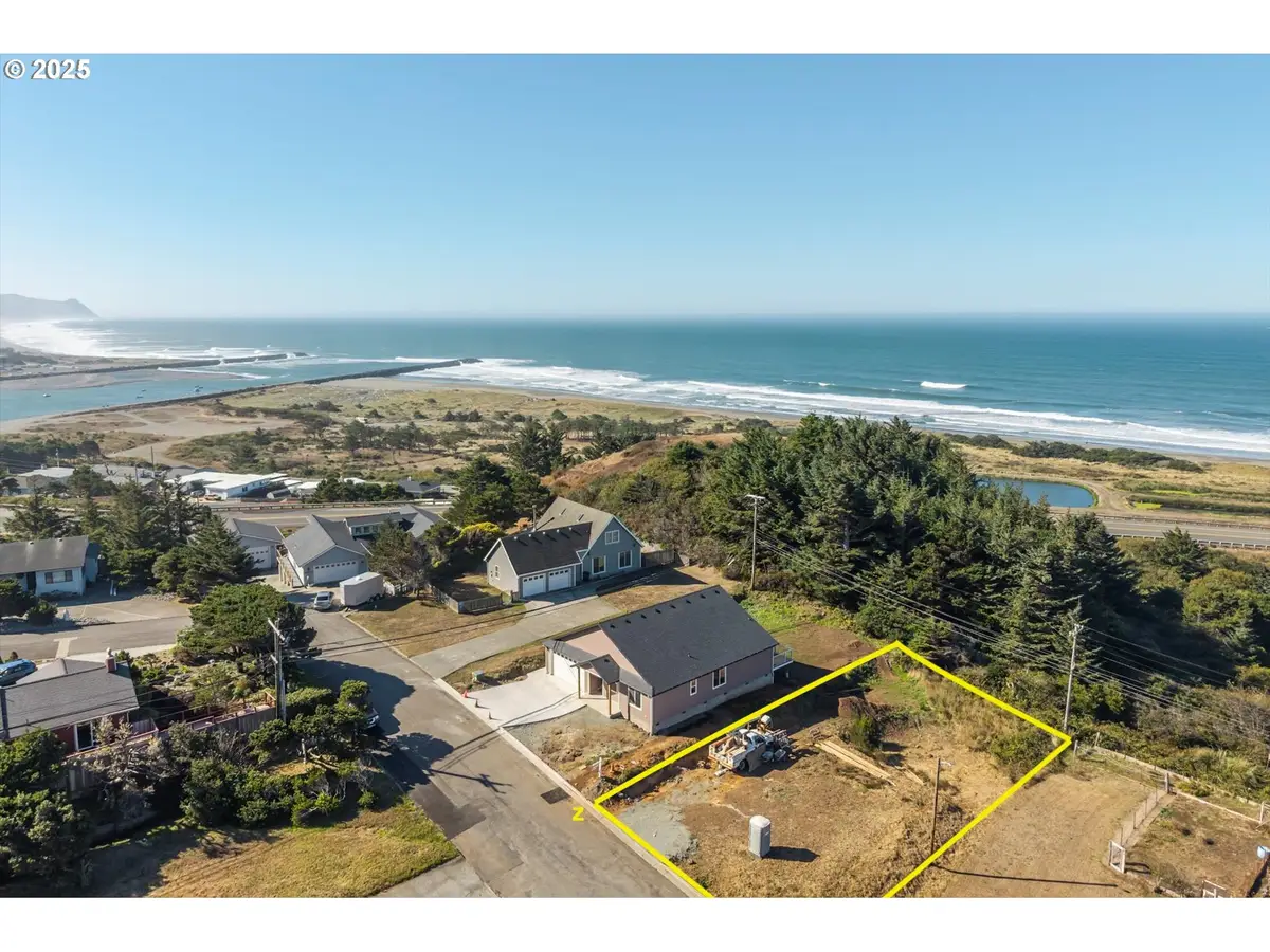 Driftwood Dr, Wedderburn, OR 97444 - Image #1