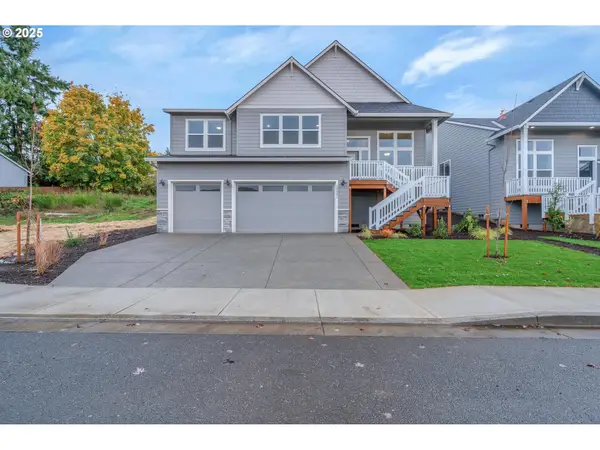 35551 Valley View Dr, StHelens, OR 97051