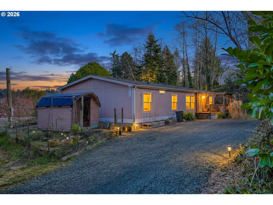 93720 Adams Ln, Bunker Hill, OR 97420 - #2