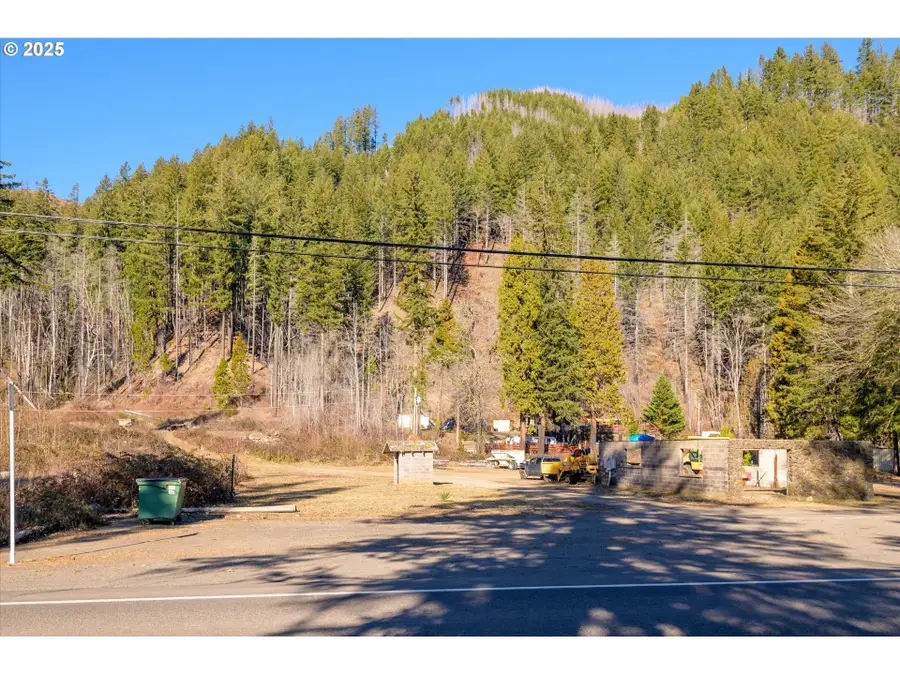 49669 Mckenzie Hwy, Vida, OR 97488 - Image #2