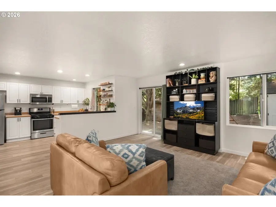 5098 NE Schoeler Cir, Hillsboro, OR 97124 - #3