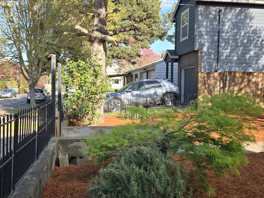 1330 N Kilpatrick St, Portland, OR 97217 - #2