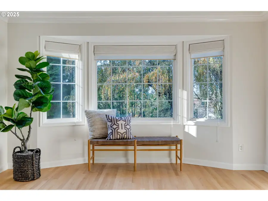 205 NE Billingher Dr, Portland, OR 97220 - Image #3