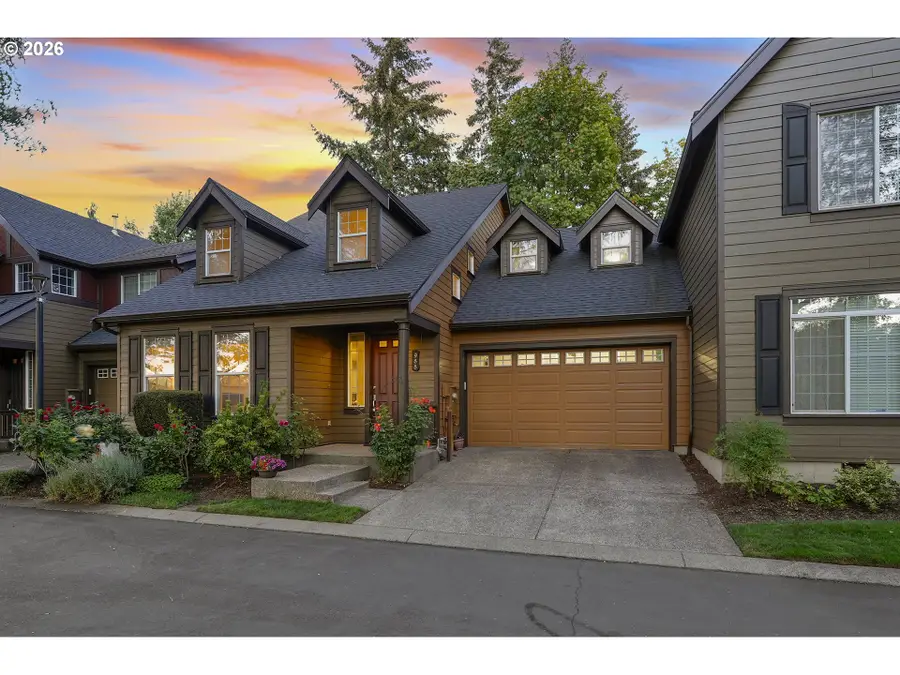 988 NE 73rd Ave, Hillsboro, OR 97124 - #2