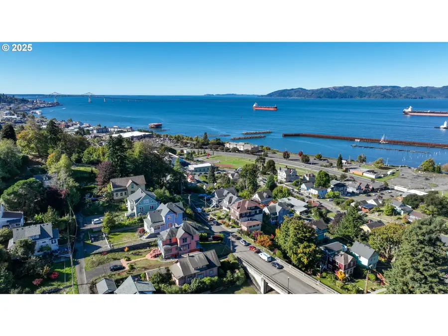 501 38th St, Astoria, OR 97103 - Image #2