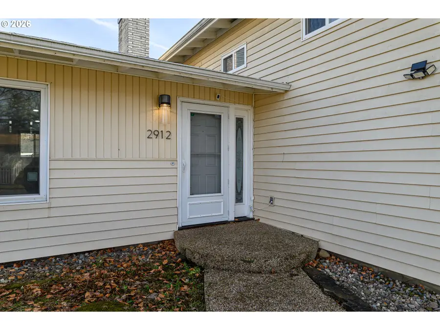 2912 SE 141st Ave, Portland, OR 97236 - Image #3