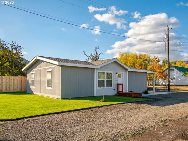 2702 N Oak St, LaGrande, OR 97850