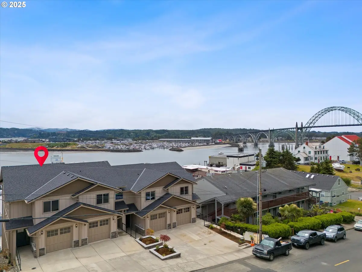 811 SW 13th St, Newport, OR 97365 - Image #1