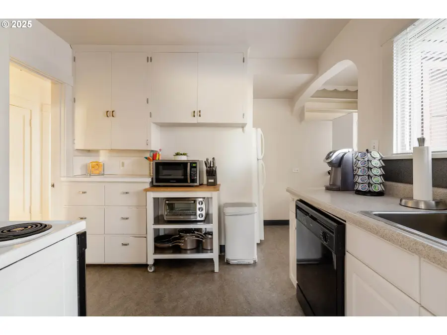 2036/2038 SE Morrison St, Portland, OR 97214 - Image #3