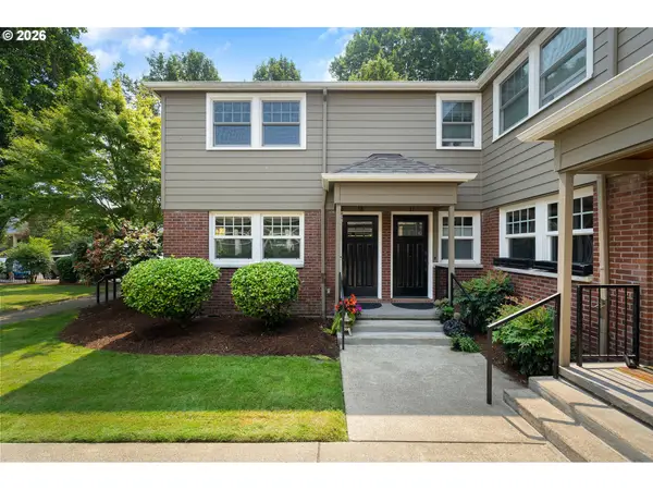 2555 NW Savier St #18, Portland, OR 97210
