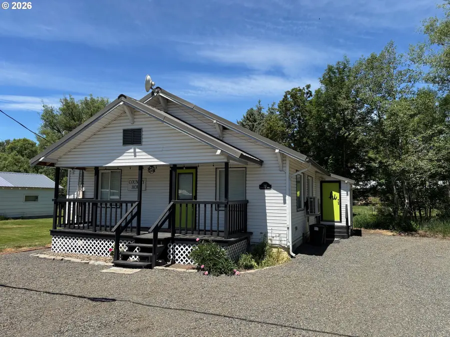 517 W Greenwood St, Enterprise, OR 97828 - #2