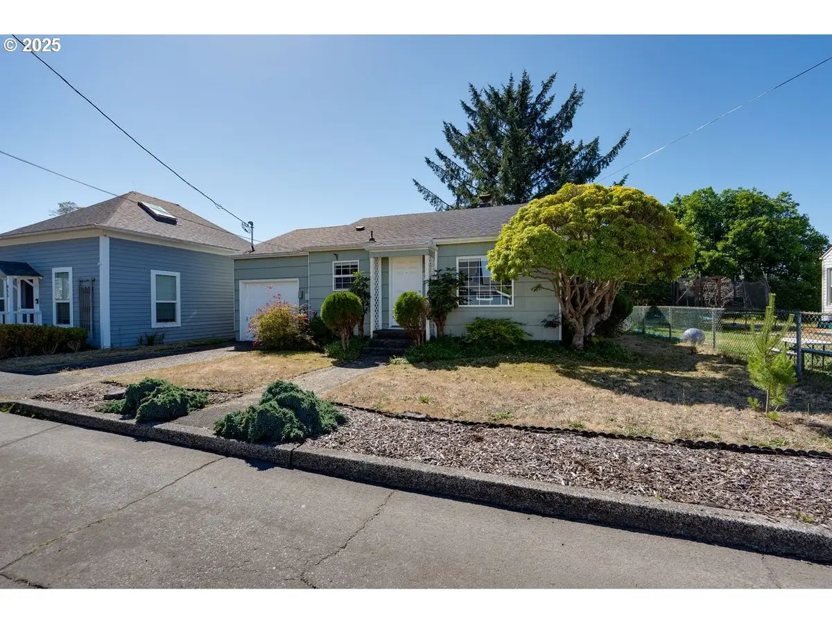 845 9th Ave, Seaside, OR 97138 - Image #1