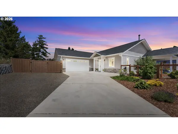 5275 Dunewood Dr, Florence, OR 97439