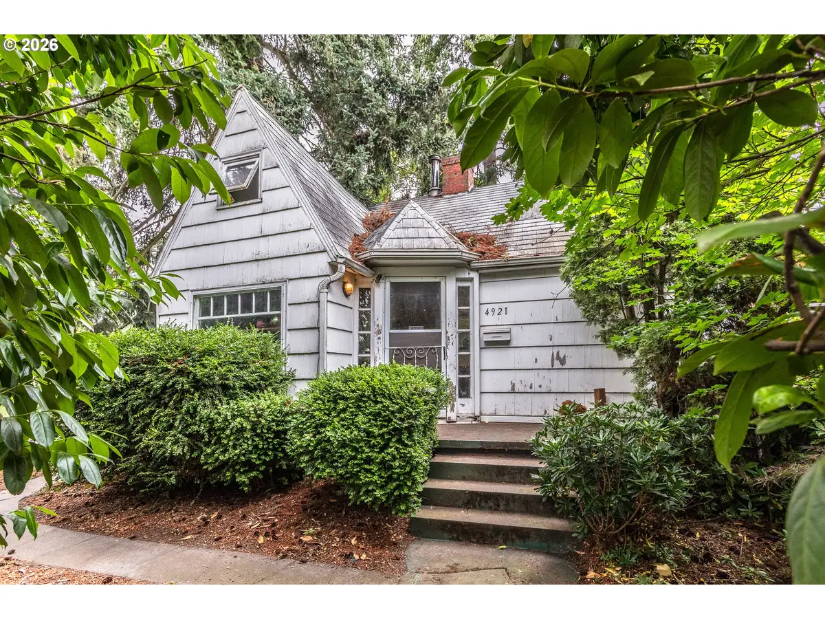 4921 SE Glenwood St, Portland, OR 97206 - #1