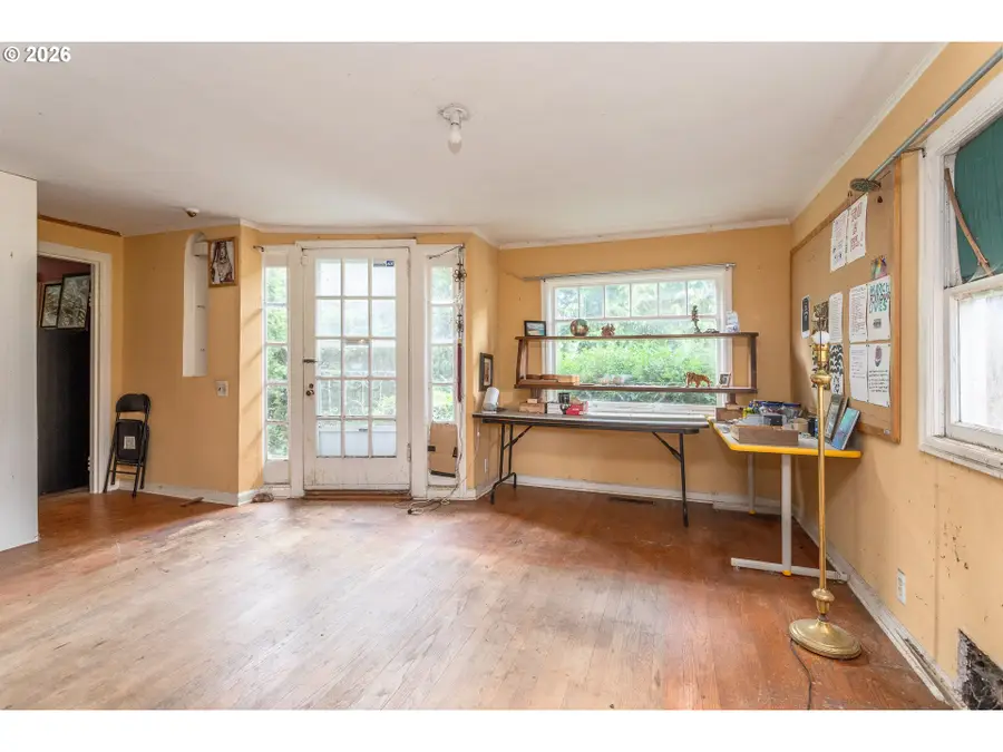 4921 SE Glenwood St, Portland, OR 97206 - #3