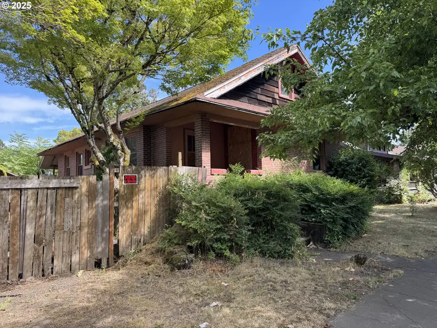 240 SE Davis St, McMinnville, OR 97128 - Image #3