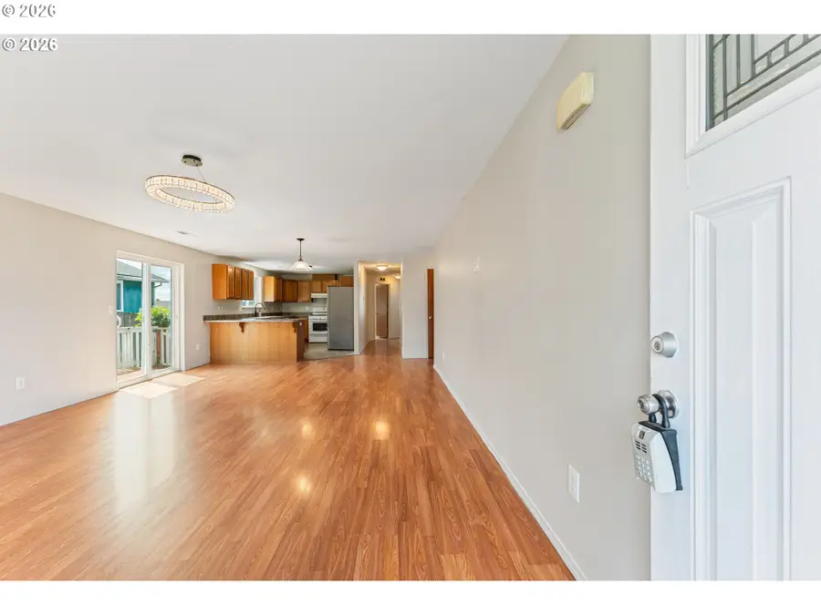 1115 E 11th St, Lafayette, OR 97127 - #3