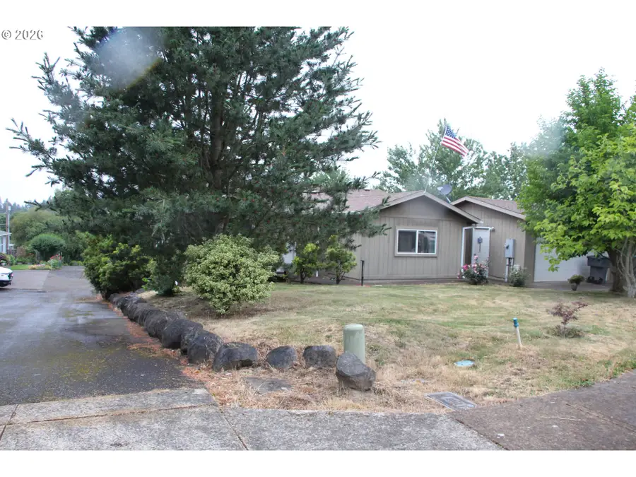 952 N Adams St, Lafayette, OR 97127 - #2