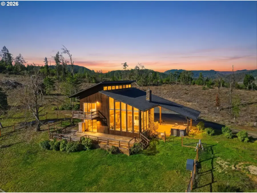 31149 Camas Swale Rd, Creswell, OR 97426 - Image #2