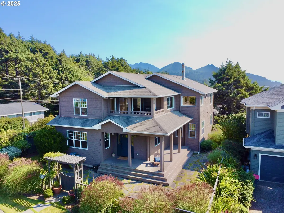 131 W Nebesna St, Cannon Beach, OR 97110 - Image #1