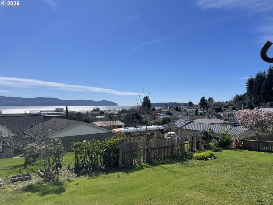 805 Birch Ave, Garibaldi, OR 97118 - #2