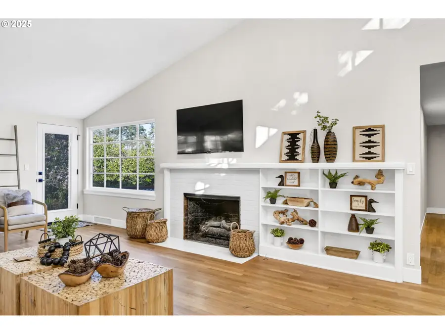 1925 E 26th Ave, Eugene, OR 97403 - Image #2