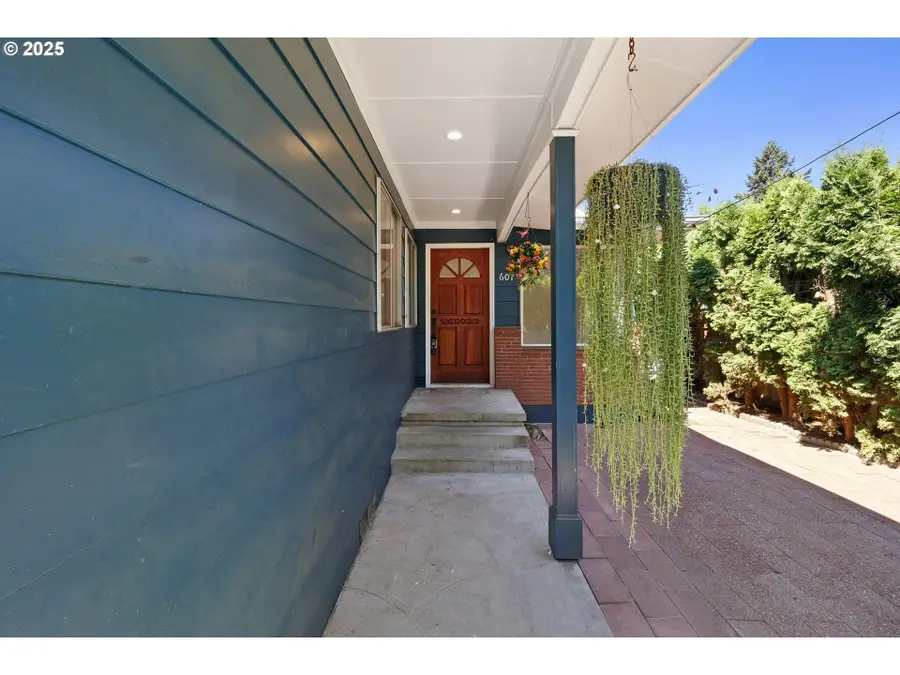 601 SE 135th Ave, Portland, OR 97233 - Image #3